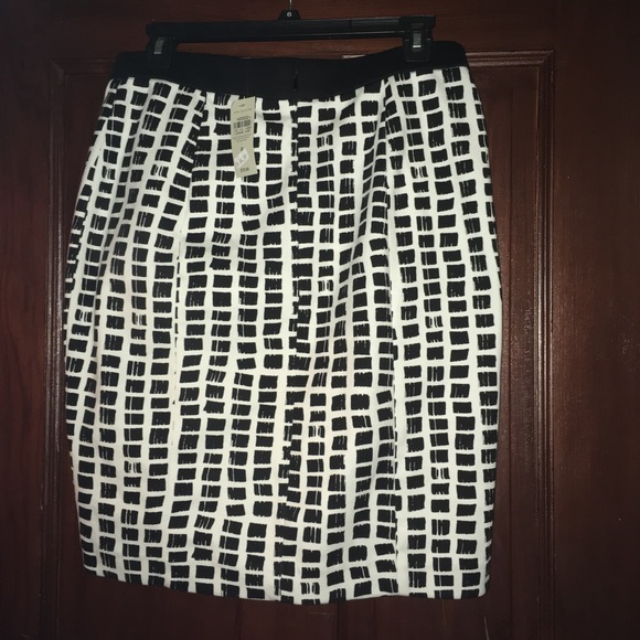 NWT Ann Taylor Pencil Skirt - Picture 2 of 2